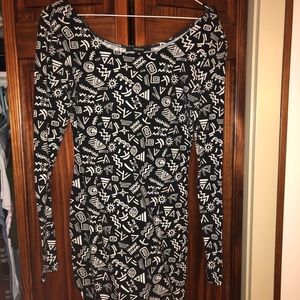 Forever 21 Long sleeve patterned dress